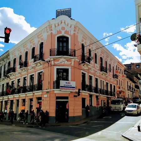 Hostal Latitud Ecuem กีโต ภายนอก รูปภาพ