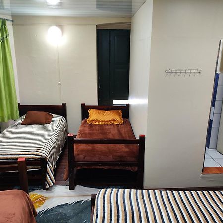 Hostal Latitud Ecuem กีโต ภายนอก รูปภาพ