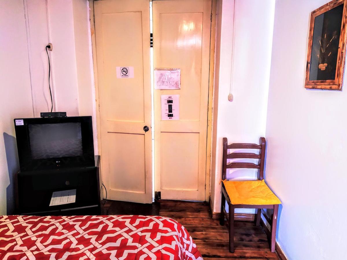 Hostal Latitud Ecuem กีโต ภายนอก รูปภาพ