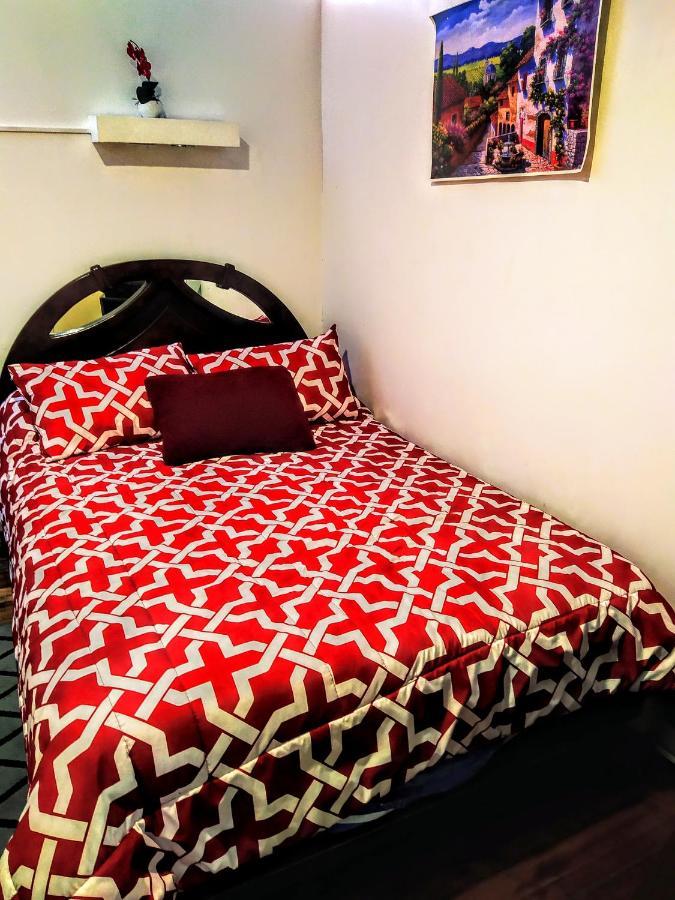Hostal Latitud Ecuem กีโต ภายนอก รูปภาพ