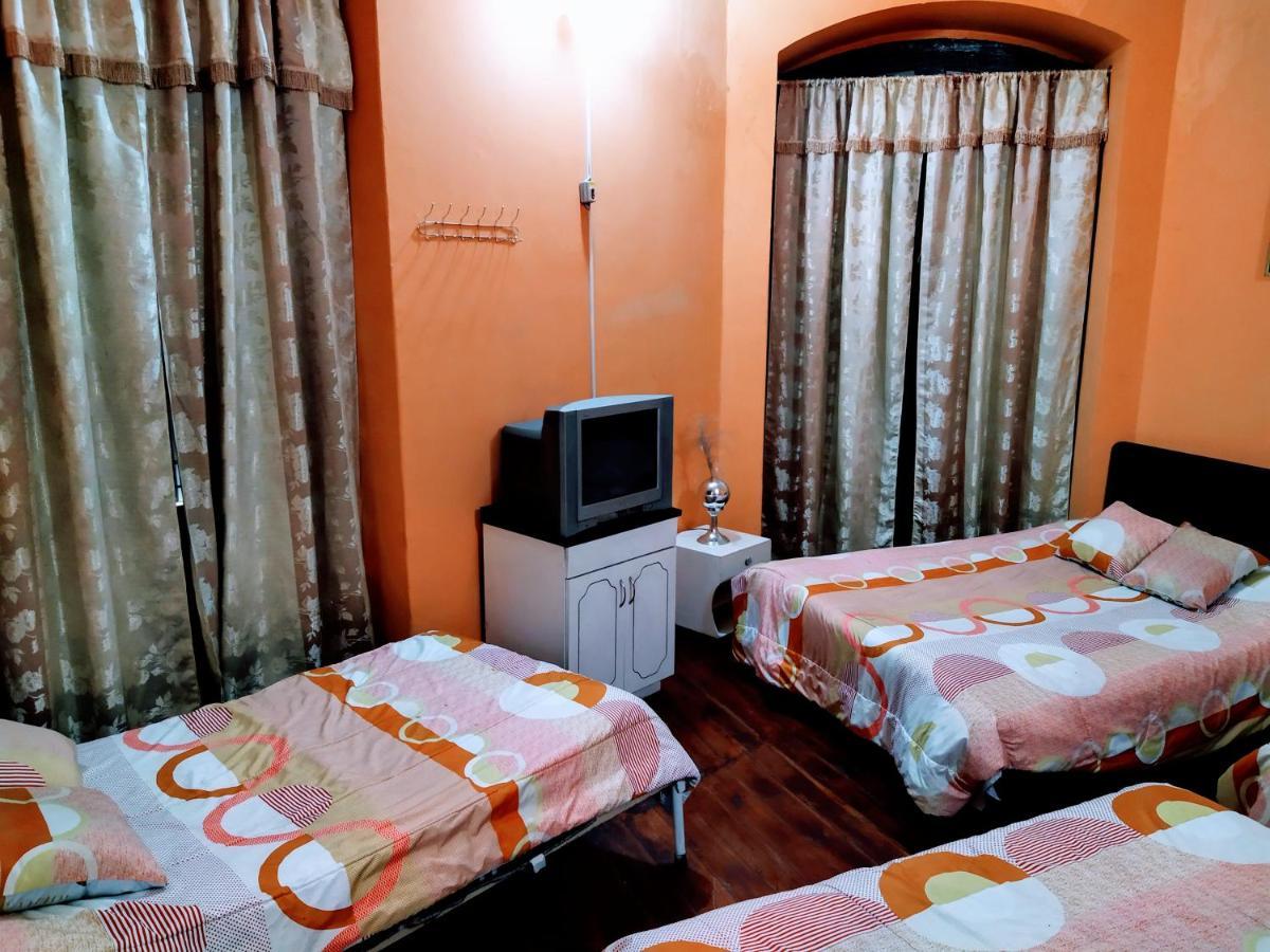 Hostal Latitud Ecuem กีโต ภายนอก รูปภาพ