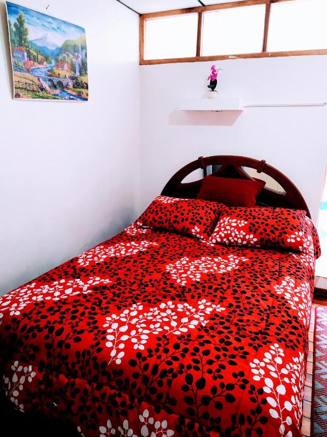 Hostal Latitud Ecuem กีโต ภายนอก รูปภาพ