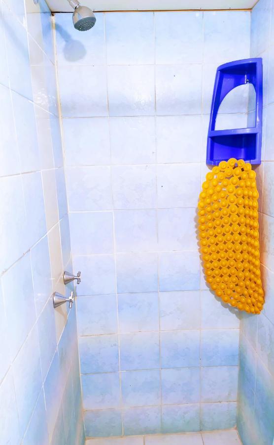 Hostal Latitud Ecuem กีโต ภายนอก รูปภาพ