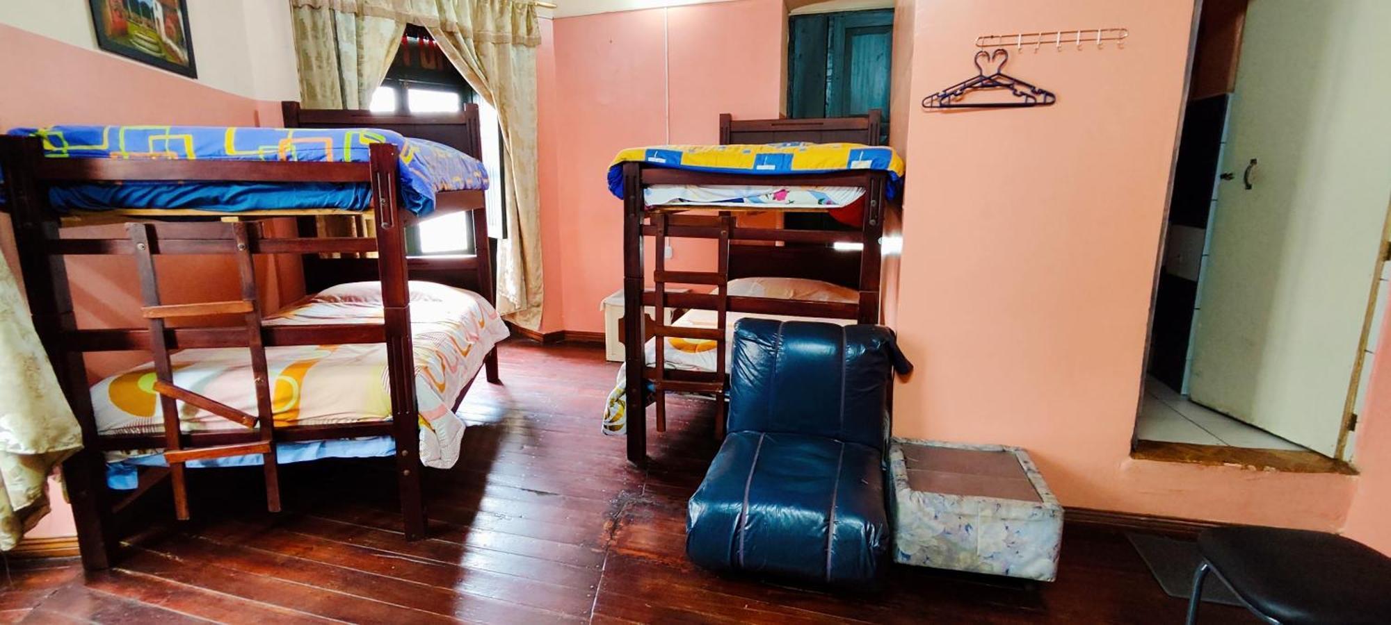 Hostal Latitud Ecuem กีโต ภายนอก รูปภาพ