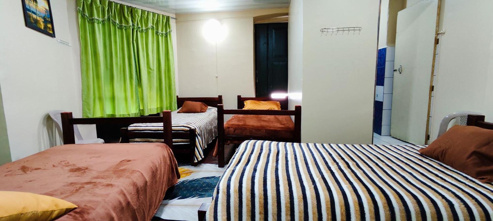 Hostal Latitud Ecuem กีโต ภายนอก รูปภาพ